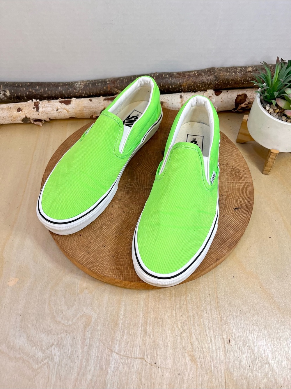 Vans Classic Slip-On Sneakers Men’s 7.5 Women’s 9 Neon Green Canvas